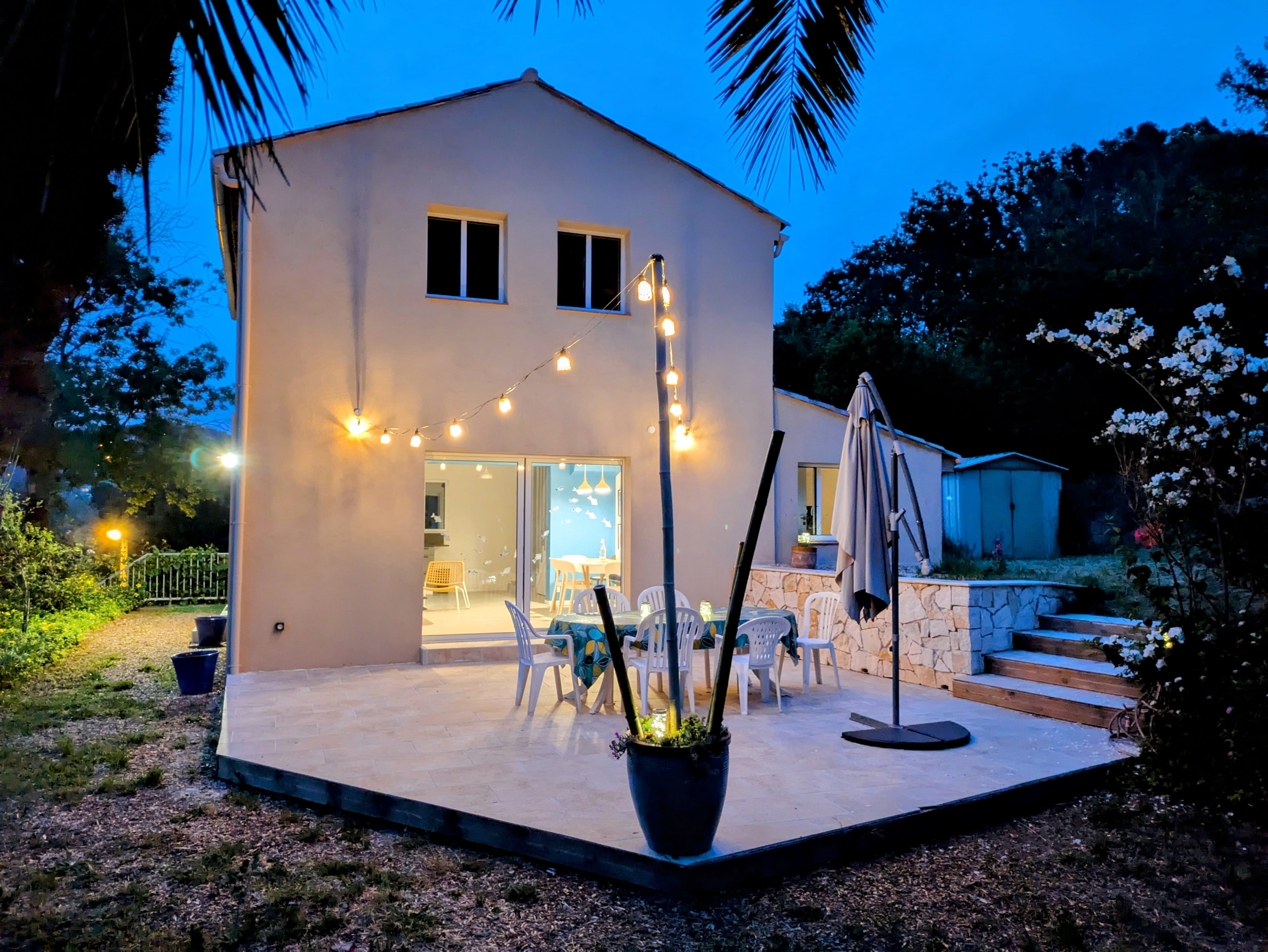 Terrasse By Night Min